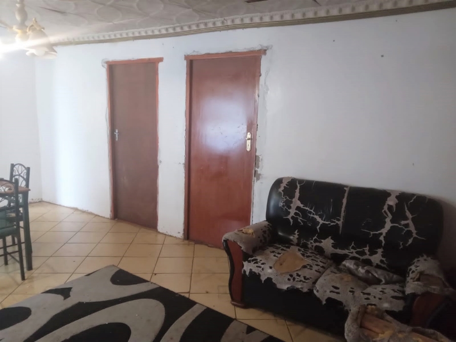 2 Bedroom Property for Sale in Kwa Nobuhle Eastern Cape